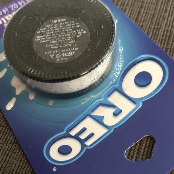 OREO flavored Lip Balm - Picture 2 of 3